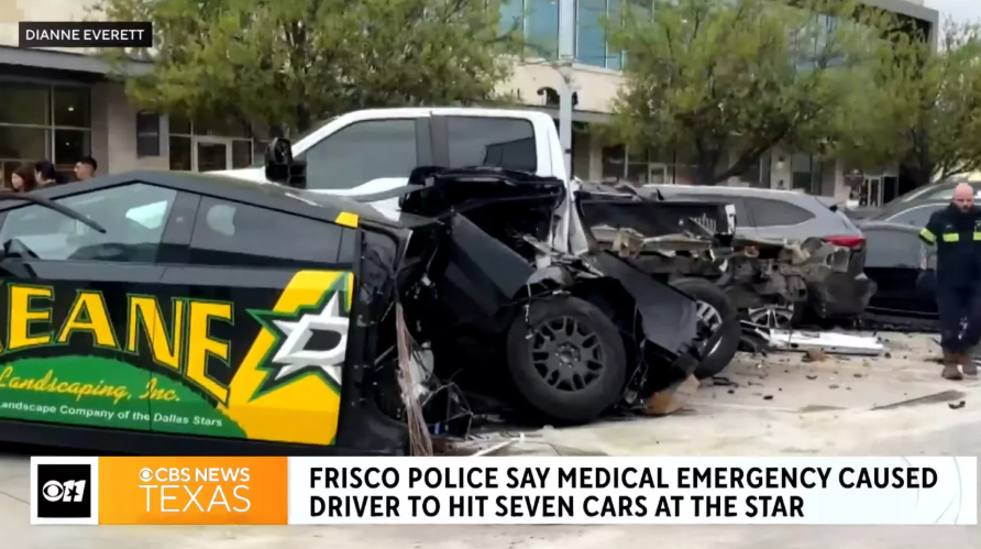 Un conductor de Mercedes en Texas sufrió un episodio médico que provocó un accidente y arrancó la caja de un Cybertruck.