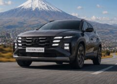 Hyundai Tucson Hybrid se ubicó entre los modelos mejor evaluados en el informe 2026 de Cars.com sobre vehículos para sillas infantiles
