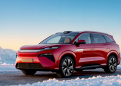 BYD Atto 8: El buque insignia llega a Europa con 7 plazas, carga Flash y 653 km de autonomía